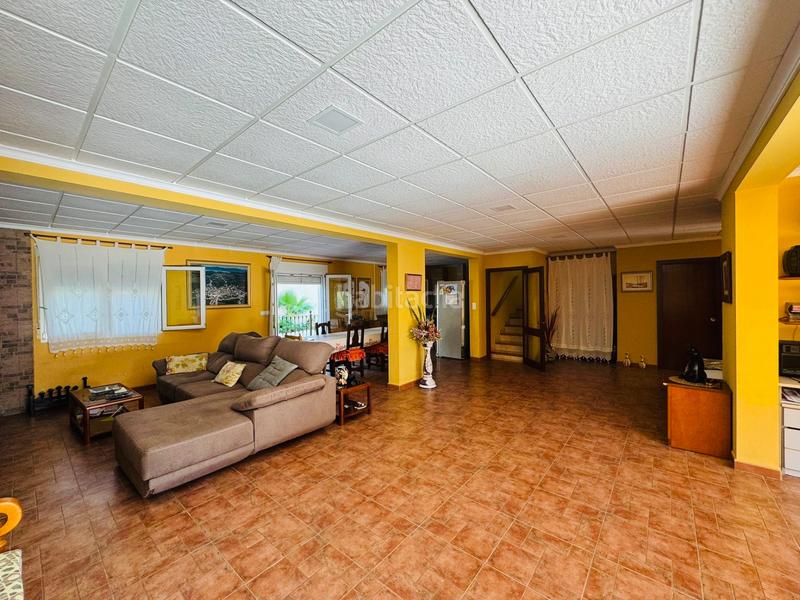 Foto d10b23ce-30a0-4299-ba99-45ff61c596d6. Chalet con camino riscaldamento parcheggio piscina in Pedreguer