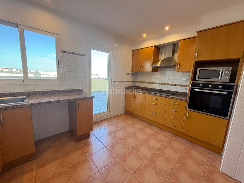 Foto 6f104590-d700-4d94-8ff9-9e572a13e200. Rent flat with fireplace heating parking in Ondara