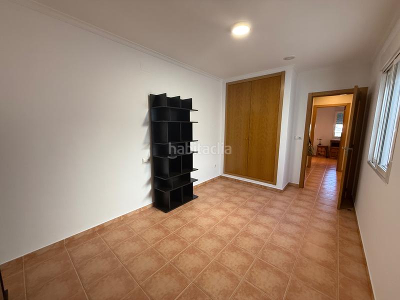 Foto 71d28f93-fe4c-46c1-aee8-7cb3392fd4f2. Rent flat with fireplace heating parking in Ondara