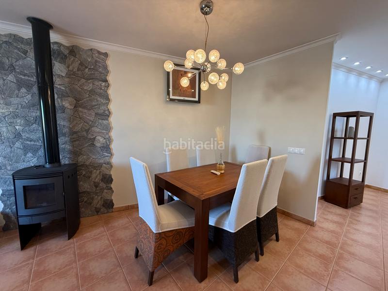 Foto bcaacc73-2c47-4eb6-b468-1774519f6225. Rent flat with fireplace heating parking in Ondara