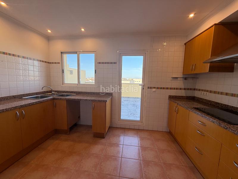 Foto bf69d16b-d8cb-4c76-a03c-abdcafca90fe. Rent flat with fireplace heating parking in Ondara