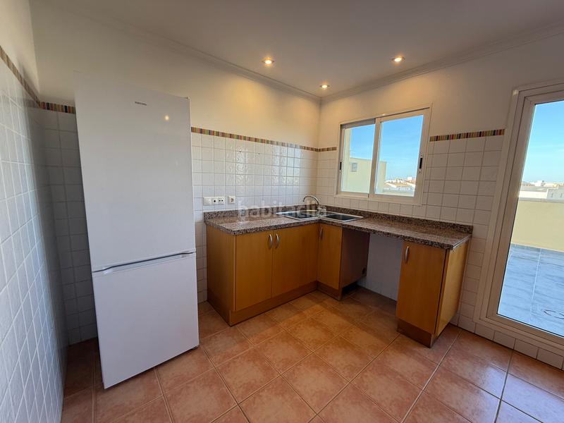 Foto e3a86c09-5a10-43a5-8a1b-589a9be1d7e1. Rent flat with fireplace heating parking in Ondara