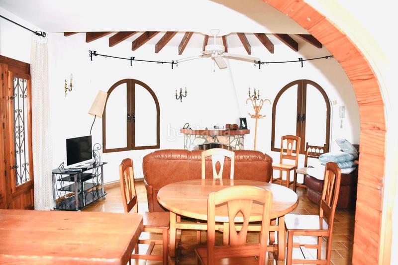 Foto 4a934e4c-d60d-4eff-8941-04de4e077cf4. Chalet avec cheminée parking piscine dans Cala Advocat-Baladrar Benissa