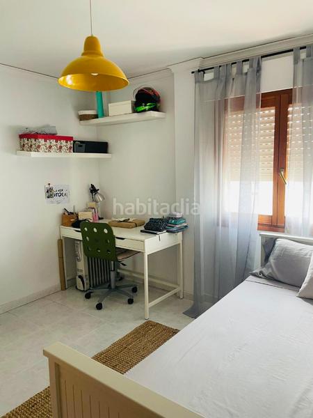 Foto f2b62b22-ccc4-4fcb-aaf4-65c5575363d0. Pis amb xemeneia calefacció aparcament piscina a Dénia