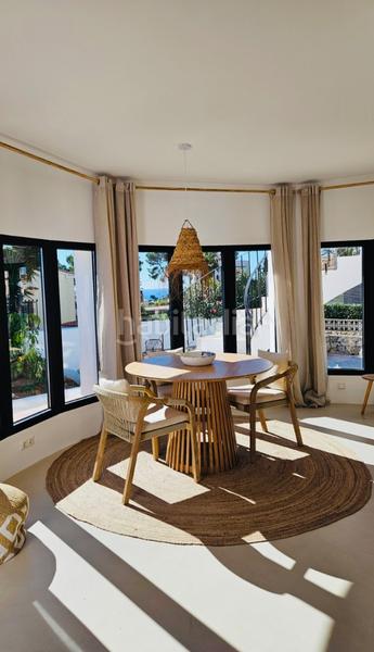 Foto 1e613cf5-6122-412a-a54b-c8a104dba0cd. Xalet amb xemeneia calefacció aparcament piscina a Xàbia