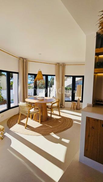 Foto 2be993ab-45ca-4469-bdcb-f8828b393273. Xalet amb xemeneia calefacció aparcament piscina a Xàbia