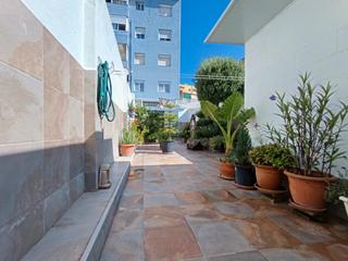 Planta baixa  Carrer de martí l'humà. Bonita planta baja con 2 hab, 2 baños, terraza y porche