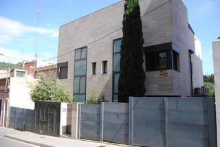 Chalet à Vallcarca - Penitents. Junto plaza mons y puente vallcarca
