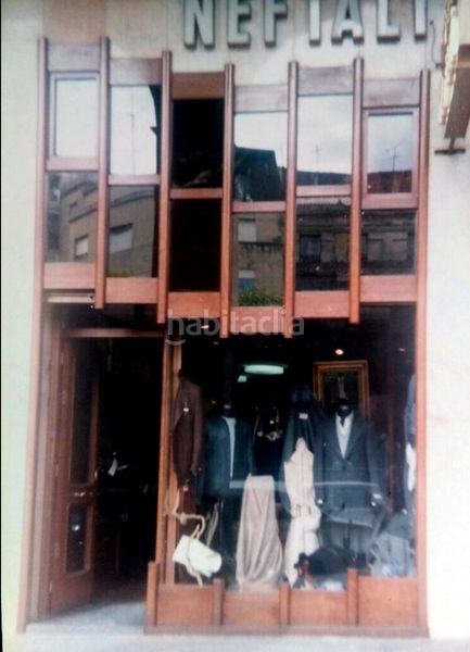 Foto b6e974f4-ce4b-4155-ab33-4a6cdcc035f8. Lloguer local comercial a Centro Torrelavega