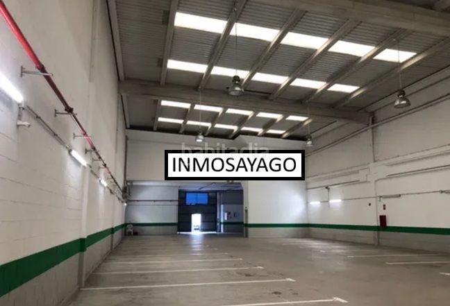 Foto b510e5ce-5056-4702-ba17-9205fb1d4110. Location bâtiment à usage industriel dans Igollo Camargo
