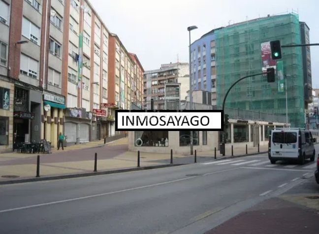 Foto df16fbe8-4722-4390-9faf-fc3af55a8455. Aparcament cotxe a Inmobiliaria - Barreda Torrelavega