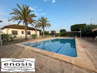 Chalet en Calle mayor 2. Se vende chalet independiente, con piscina privada y garaje en r