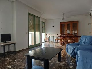 Location Appartement  Calle octavio cuartero. Piso muy centrico