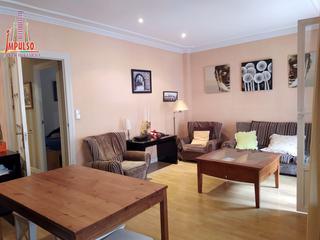 Appartement en Hospital. Amplia vivienda en avenida de espaa con garaje