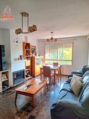 Piso en San Pablo. Vivienda con chimenea en barrio san pablo