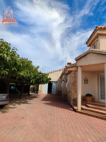 Foto 017d0c09-a004-45c0-b160-880524180309. Chalet con camino riscaldamento parcheggio piscina in Albacete