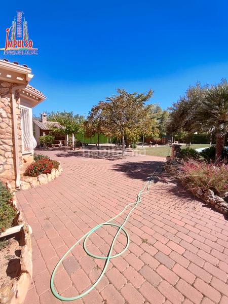 Foto 3108deb6-f18d-415c-9e86-704d80608238. Chalet con camino riscaldamento parcheggio piscina in Albacete