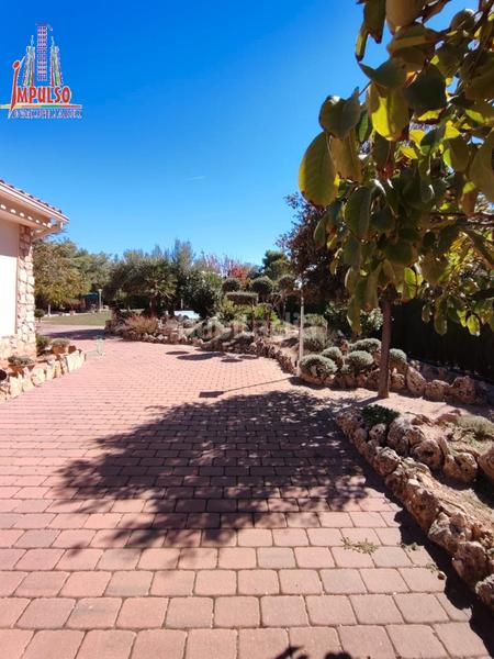 Foto 466bdf51-9bba-4b0d-9bf1-8be8d69c9c44. Chalet con camino riscaldamento parcheggio piscina in Albacete