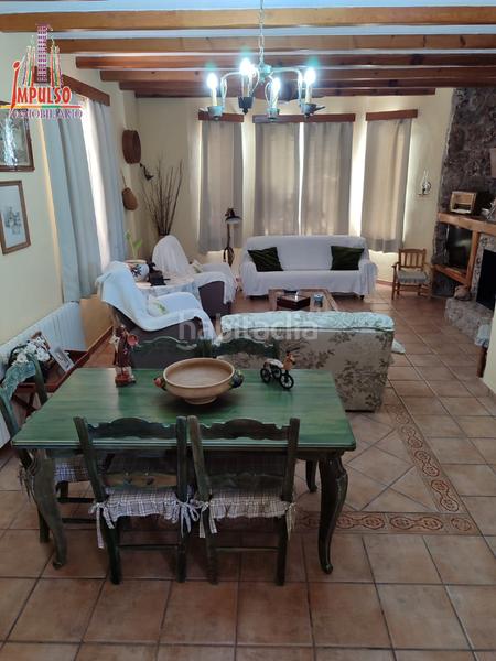 Foto fdbe591d-3ead-41d2-96bd-bfdd5936f9ac. Chalet con camino riscaldamento parcheggio piscina in Albacete