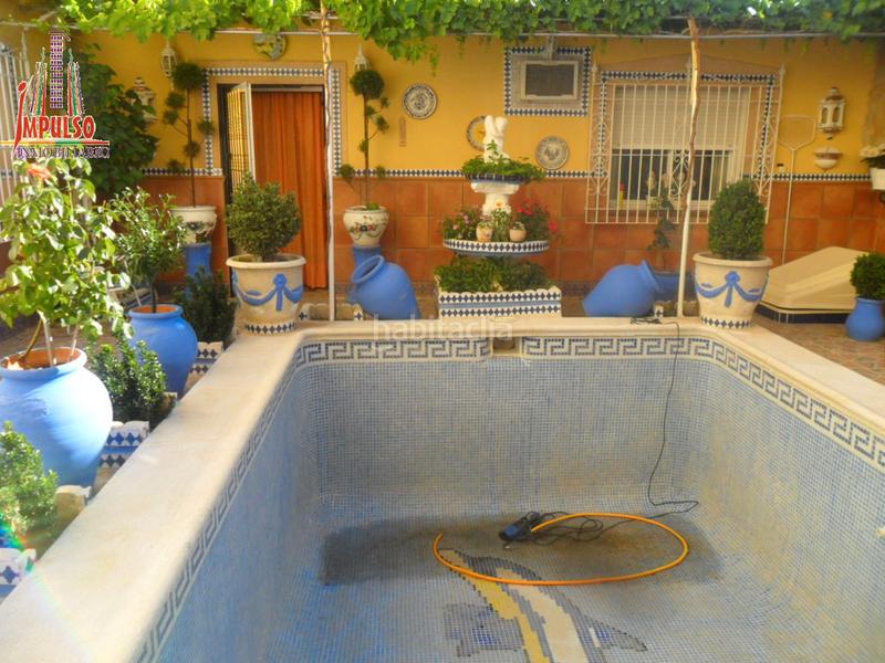 Foto 1441d77b-1103-47da-972f-5a5ef1f08463. Chalet con camino riscaldamento parcheggio piscina in Albacete