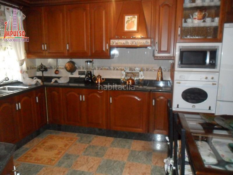 Foto 2344edb0-fb44-4e4c-a39c-ba3be2bb5185. Chalet con camino riscaldamento parcheggio piscina in Albacete