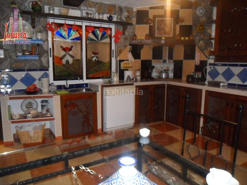 Foto 321fe00f-a5f6-466a-8187-69bd2da2f846. Chalet con camino riscaldamento parcheggio piscina in Albacete