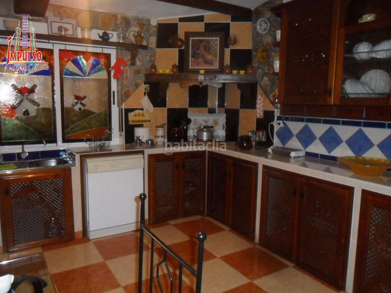 Foto 33cc0de4-ea49-4a79-812b-767f4152ee32. Chalet con camino riscaldamento parcheggio piscina in Albacete