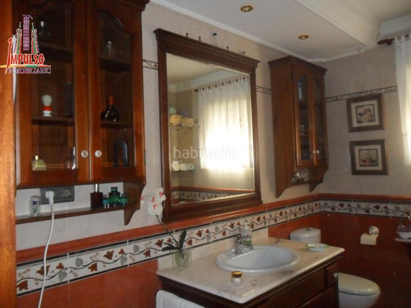 Foto 3f02623a-a708-4491-a8e0-291ed58fe673. Chalet con camino riscaldamento parcheggio piscina in Albacete