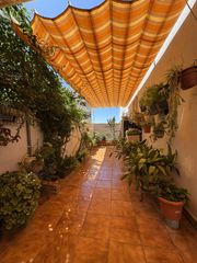 Casa adosada en Calle sauce 5. Fabuloso pareado de 4 dormitorios y garaje para 2 coches con pis