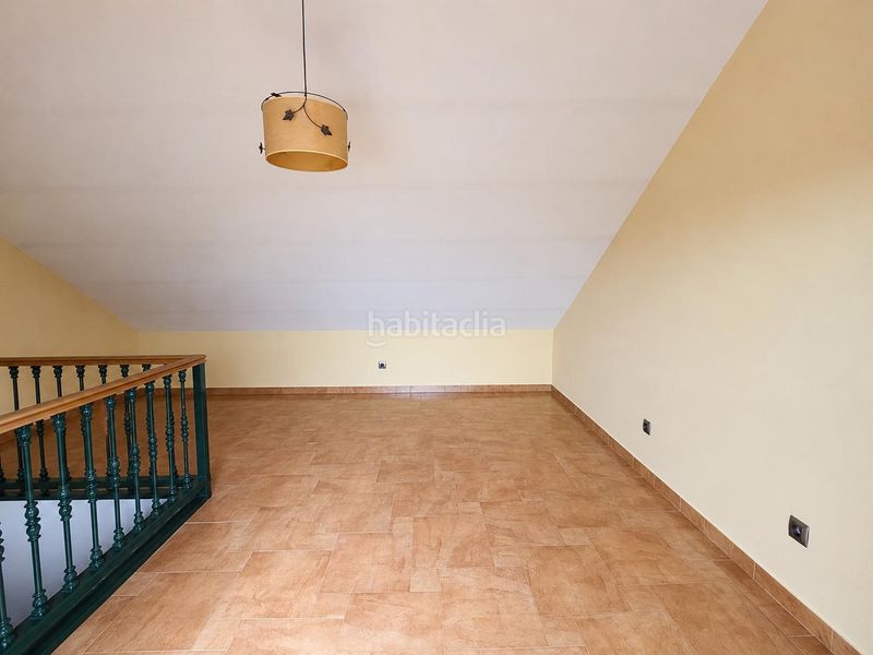 Foto 19a836d4-ecb5-4878-a0ab-db68e1518700. Casa adossada a calle hierbamora 16 a Centro Benalmádena
