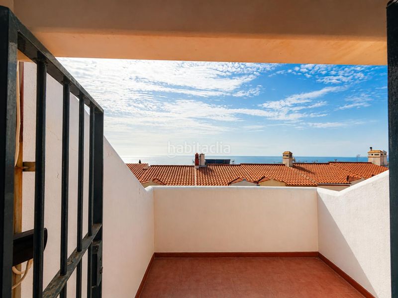 Foto 401e58d8-477d-430b-b958-4276806b0b24. Casa adossada a calle hierbamora 16 a Centro Benalmádena