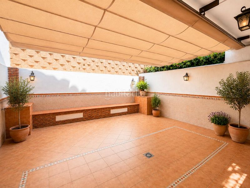 Foto 4a6502f8-64b0-4a7a-8e68-0859c82be23f. Casa adossada a calle hierbamora 16 a Centro Benalmádena
