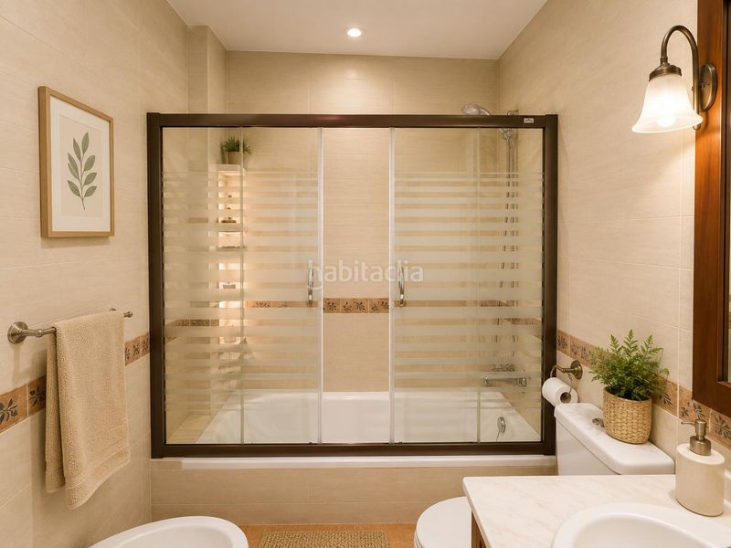 Foto a2d35b5a-2108-4caa-ba30-f71559695efa. Casa adossada a calle hierbamora 16 a Centro Benalmádena