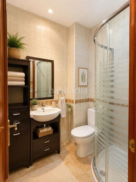Foto afbbb44b-d902-45dd-8869-fbb3361fdbcc. Casa adossada a calle hierbamora 16 a Centro Benalmádena