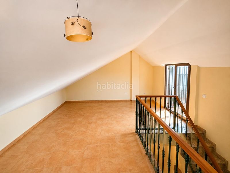 Foto fcf50375-44ac-402b-b0c9-07e6e4d80328. Casa adossada a calle hierbamora 16 a Centro Benalmádena