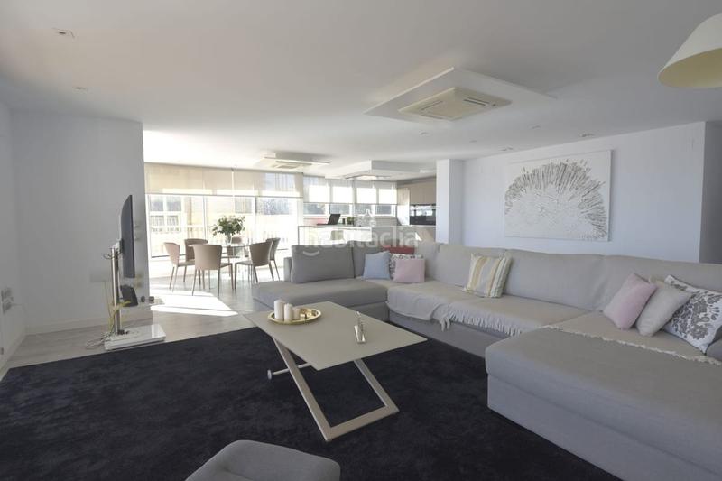 Foto 4f9c016b-fbc9-4f3a-808a-7a505137e206. Piso en paseo marítimo rey de españa 95 fabuloso piso de 3 dormitorios con altas calidades en toda la vivienda en Fuengirola