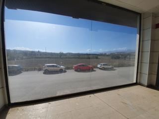 Lloguer Local Comercial a Guadix. Local comercial totalmente reformado