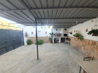 Casa en Calle barranco del armero 30. Cueva reformada en guadix con placeta