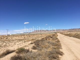 Foto d3eac434-32d4-486b-9950-66c5cddaec36. Finca rústica a carretera murcia 16 a Guadix