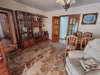 Piso en Calle álvaro de bazán n°26. Piso en zona centro