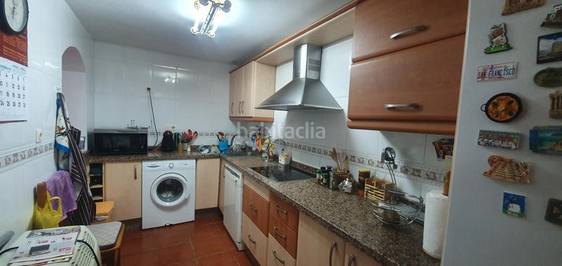 Foto 64402d29-d2cf-4740-b61f-6fdcabb66cfd. House with parking in Guadix