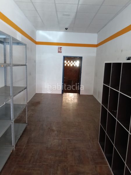 Foto 18588580-5361-40c5-a32c-9ae644dc152a. Local comercial a calle granada 13 a Guadix