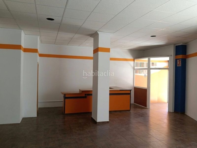 Foto 76baa362-b5dc-4824-90e2-f01fea5f5a51. Local comercial a calle granada 13 a Guadix