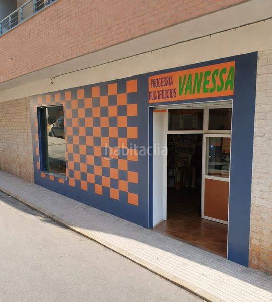 Foto e4ee383a-9b75-4ff0-95f9-f52cded94ccf. Local comercial a calle granada 13 a Guadix