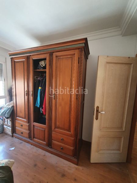 Foto bf235048-38de-405e-82f6-dd1fafd522c8. Casa adossada amb aparcament a Guadix