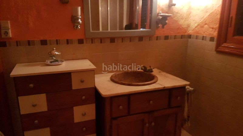 Foto 11d61879-72ba-4da9-8035-a17ac1b44851. Masia amb xemeneia aparcament a Baza