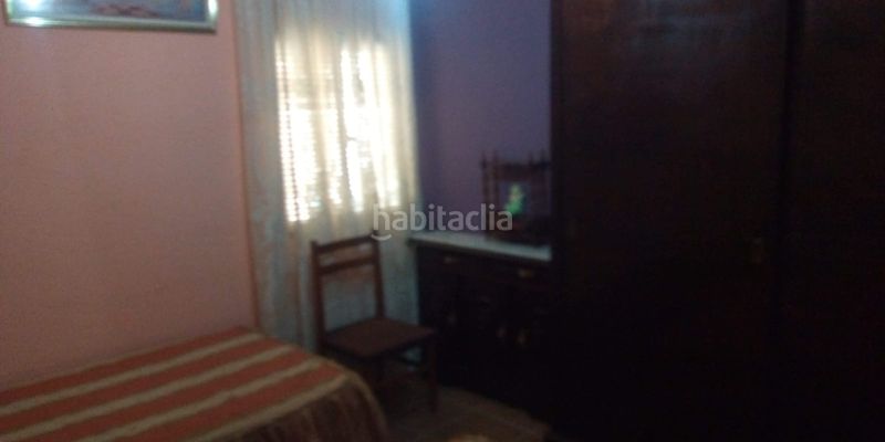 Foto 56f39d02-7208-43b0-ba72-272258445c0f. Masia amb xemeneia aparcament a Baza