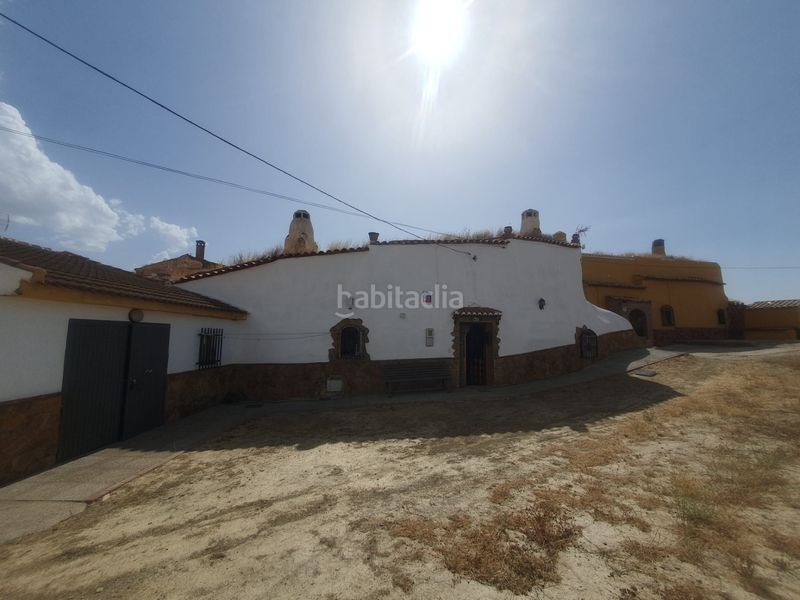 Foto 0bb5d685-b5ee-4e6c-8a3d-f7de9c7d9f52. Xalet amb aparcament a Guadix