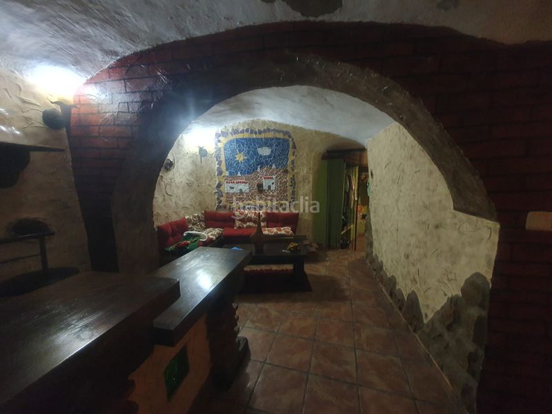 Foto a9cf8612-11e0-4bc6-aa36-272707482ac9. Xalet amb aparcament a Guadix
