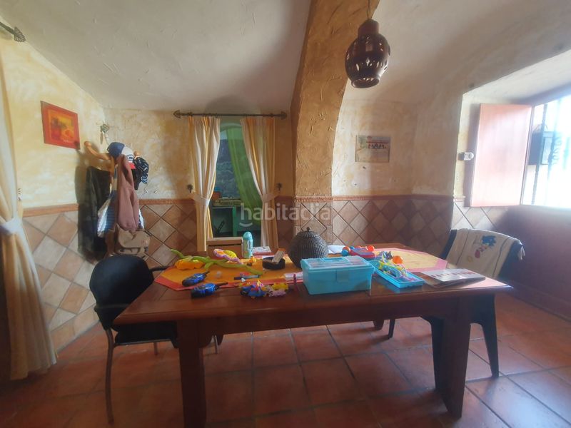 Foto c57c95ca-4e36-43a6-81dd-d7559d12c925. Xalet amb aparcament a Guadix